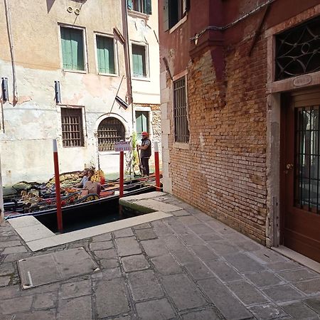 Ca Del Gambero Canal View Венеция Екстериор снимка