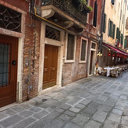 Ca Del Gambero Canal View Венеция Екстериор снимка
